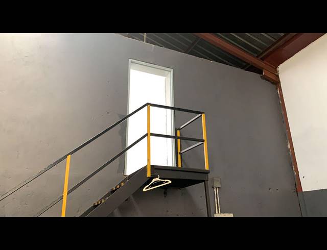 264M² WAREHOUSE TO LET IN ANDERBOLT